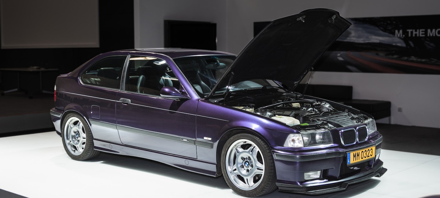 https://www.bmw-m.com/content/dam/bmw/marketBMW_M/www_bmw-m_com/topics/magazine-article-pool/2019/kohn-m3-compact/bmw-m3-compact-kohn-stage-teaser-02.jpg?imwidth=1440
