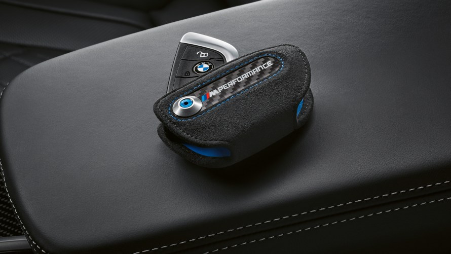 M Performance key case in Alcantara/in carbon fibre.
