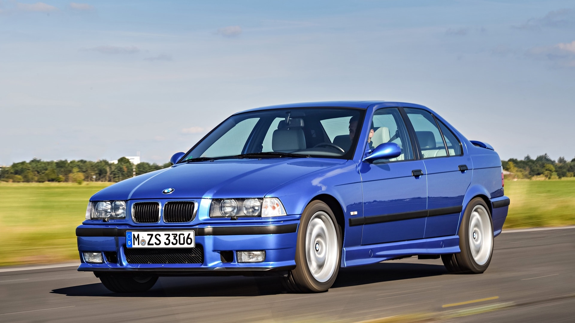 BMW M3 E36 in BMW Estoril Blue metallic