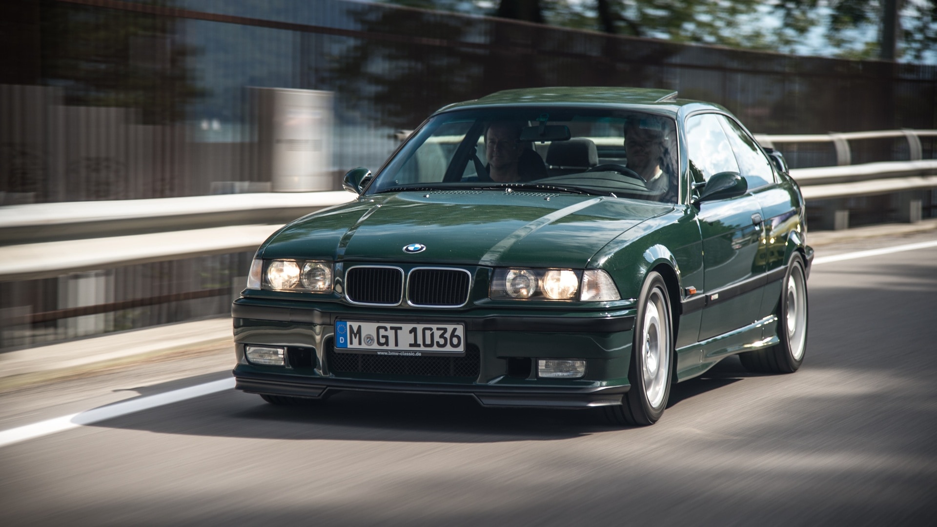 BMW M3 GT E36 in BMW Individual British Racing Green uni