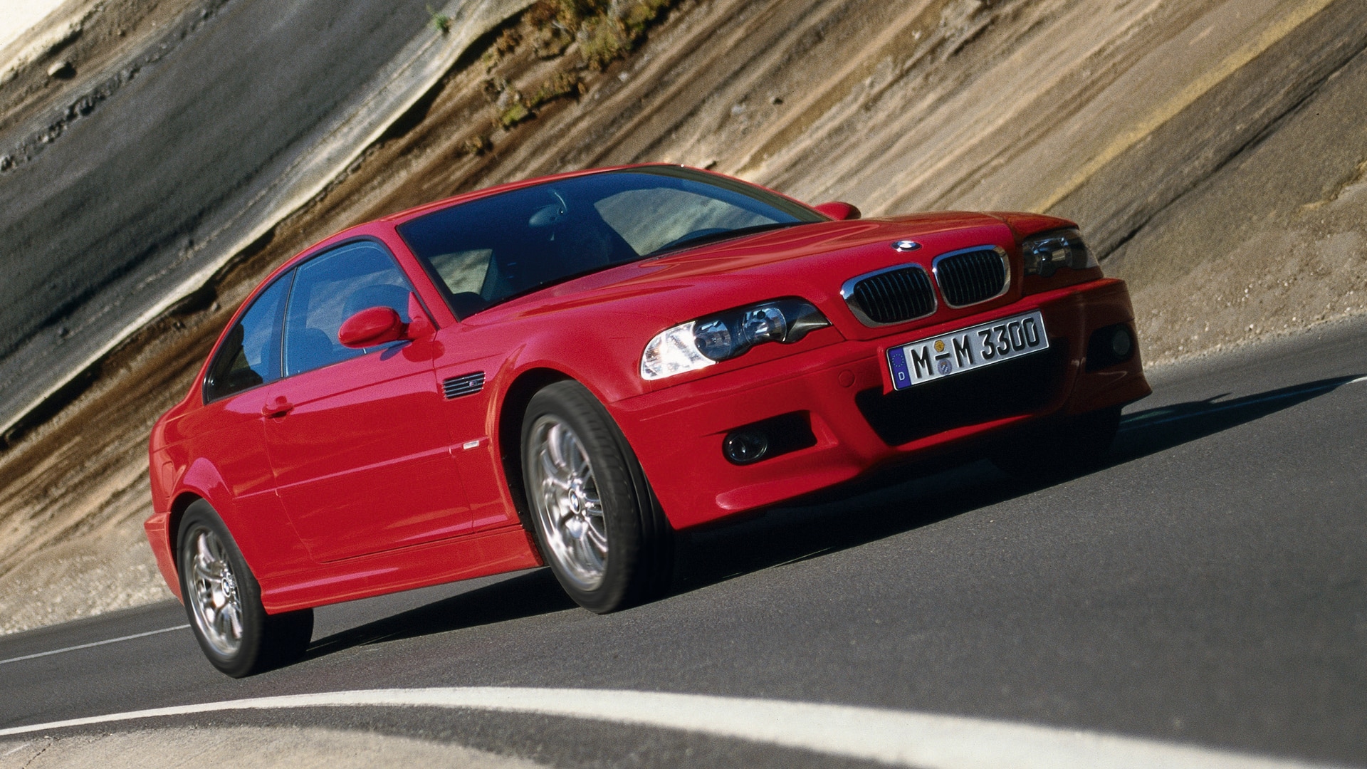 BMW M3 Coupé (E46) in BMW Individual Imola Red II non-metallic