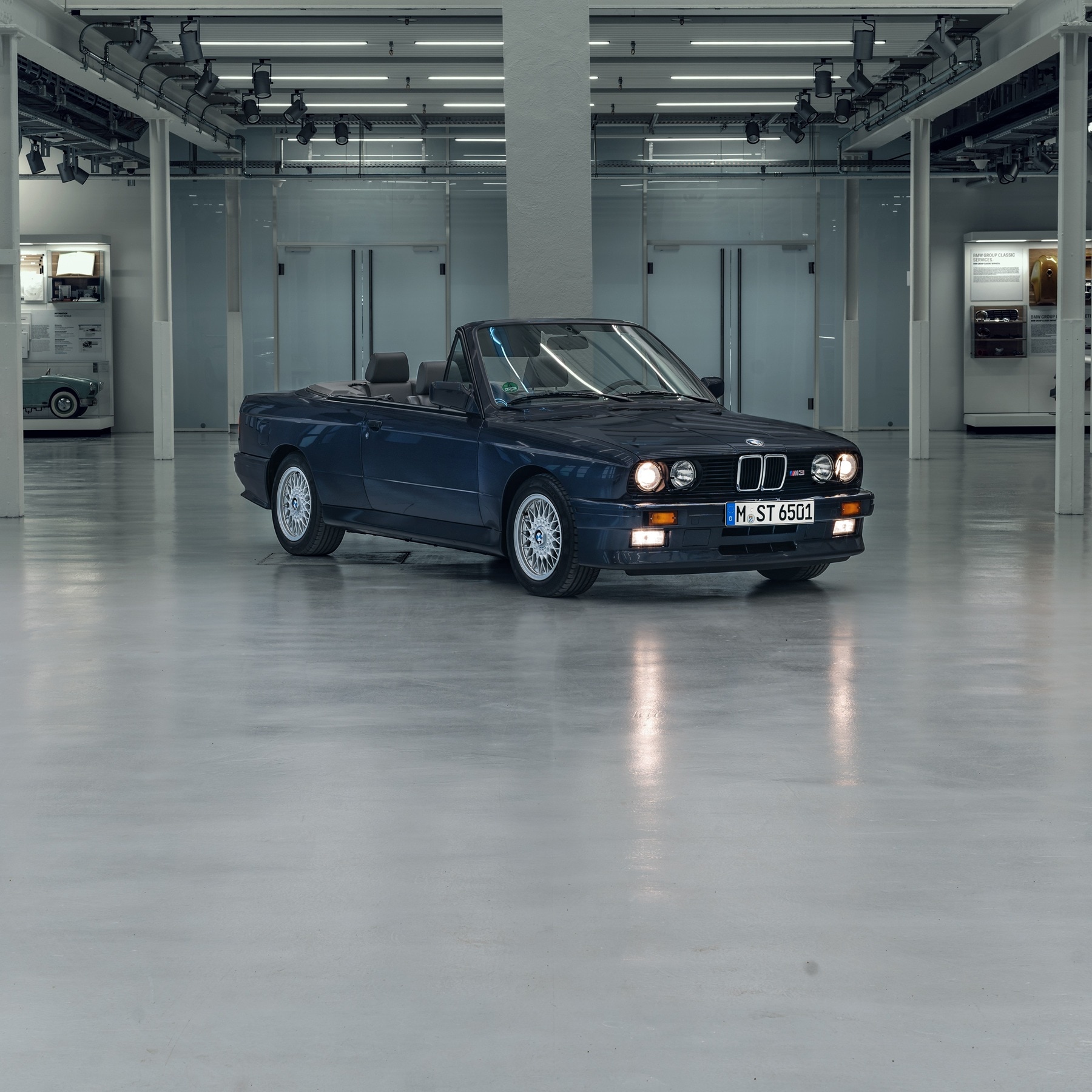 Unten Rennwagen, oben offen: Das BMW M3 E30 Cabrio.