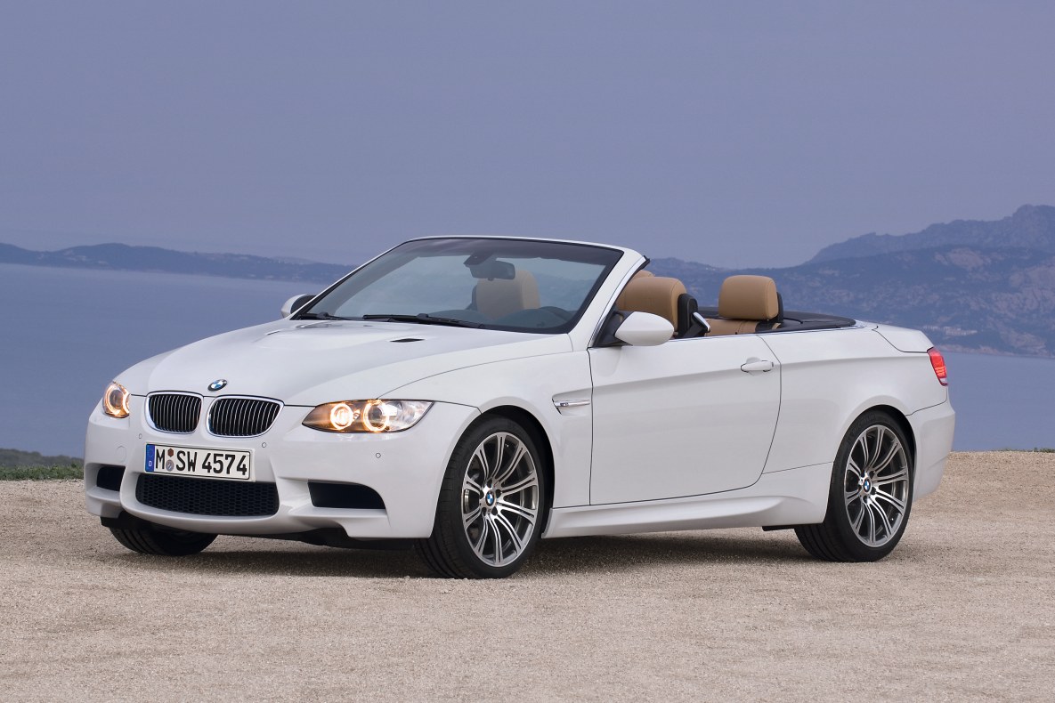 Weißes BMW M3 E93 Cabrio