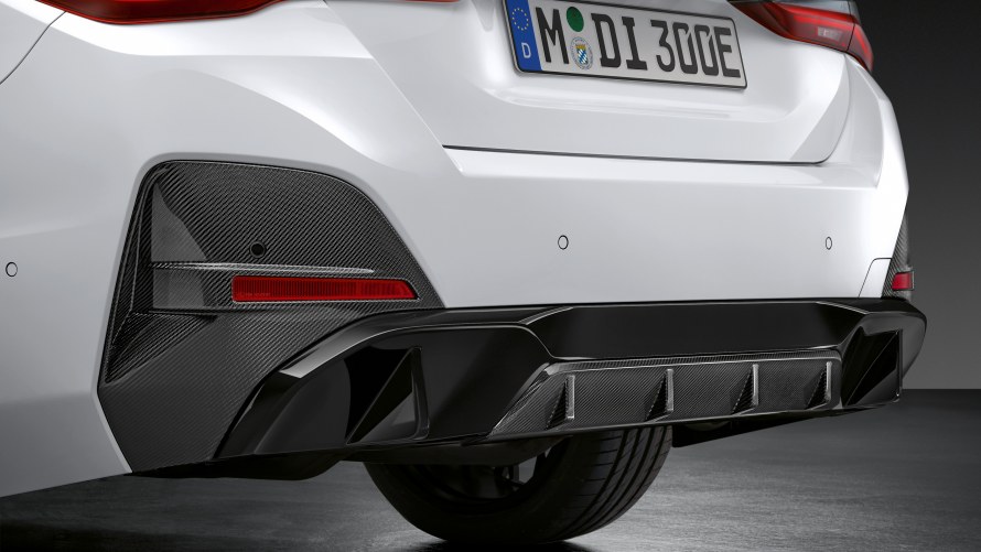 M Performance rear diffuser carbon-fibre; M Performance rear bumper cover black high-gloss and M rear apron trim carbon-fibre
