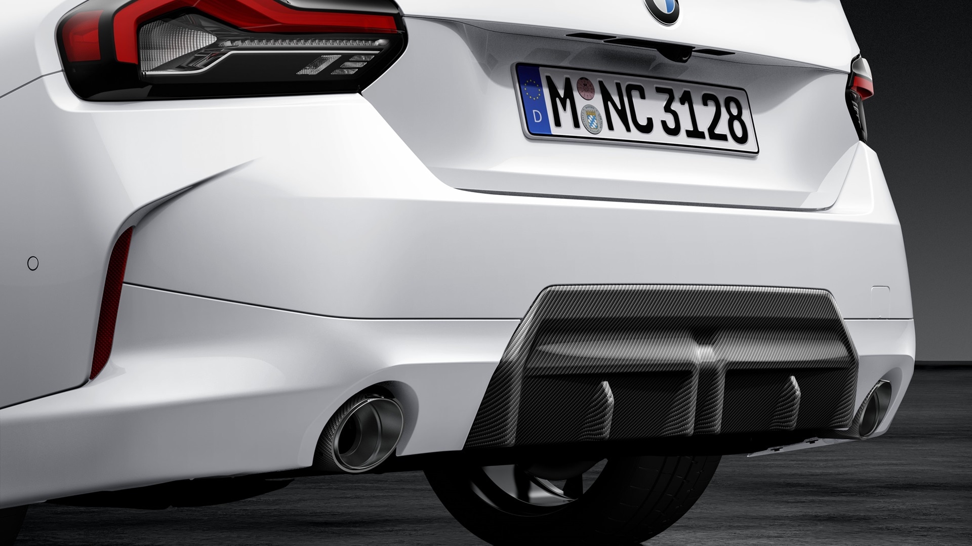 M Performance Heckdiffusor Carbon und M Endrohrblende Titan Carbon