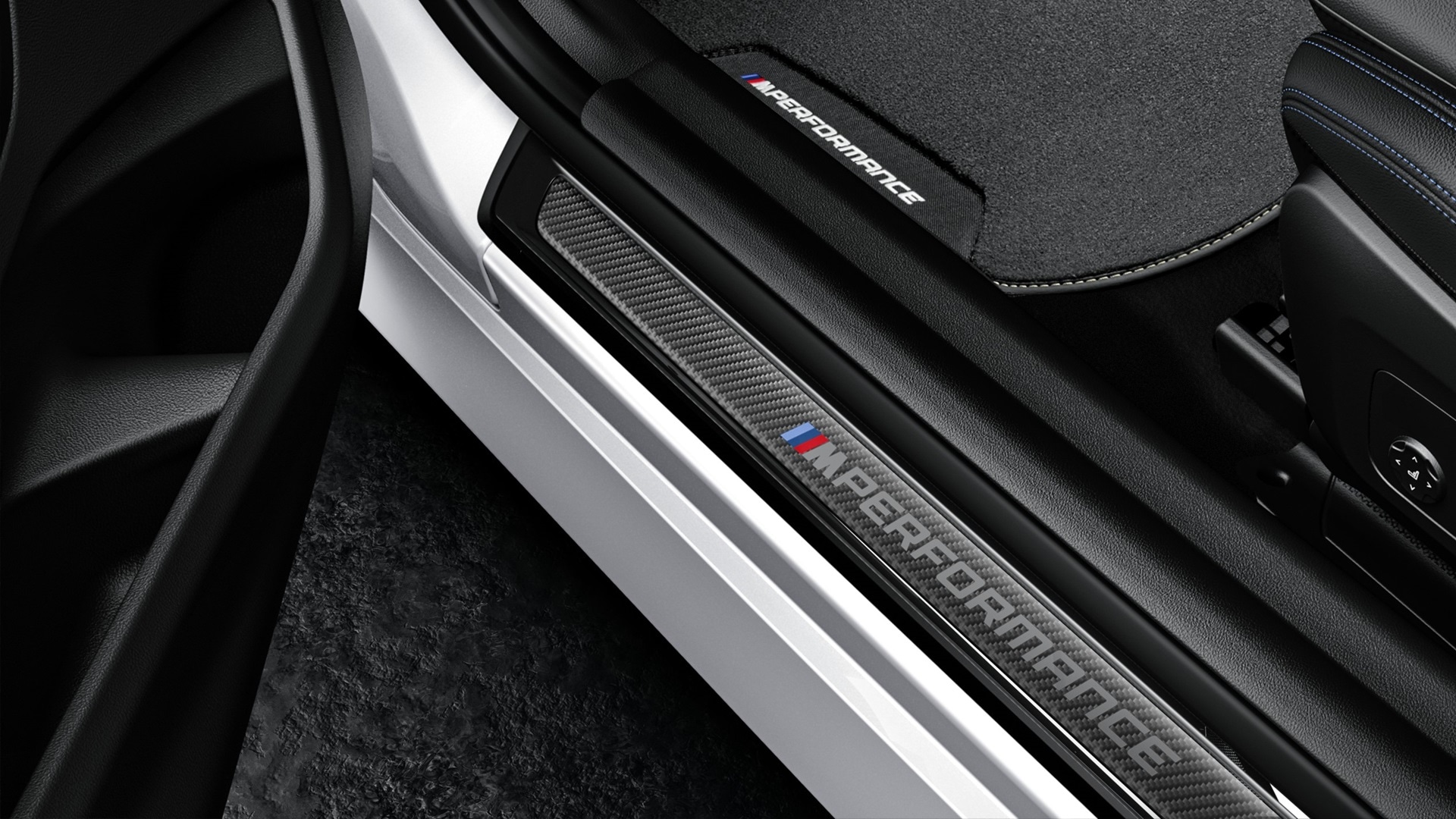 M Performance Fußmatten und M Performance Einstiegsleiste Carbon