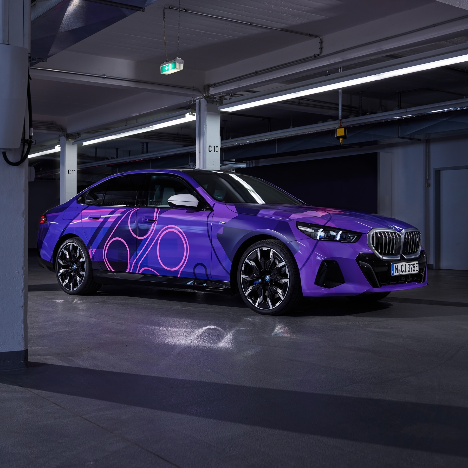 In-car-gaming with AirConsole in the BMW i5.