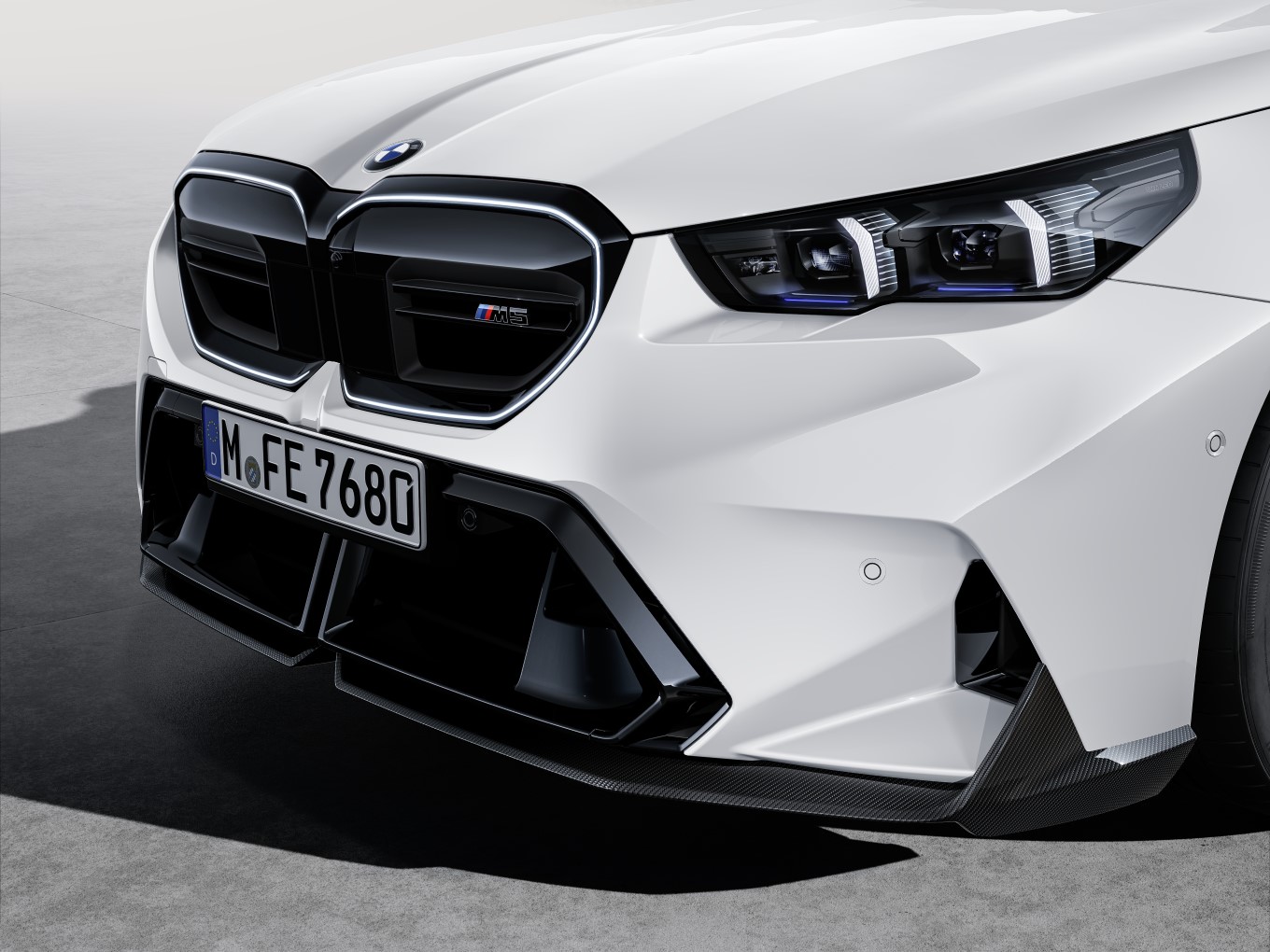 M Performance front splitter carbon