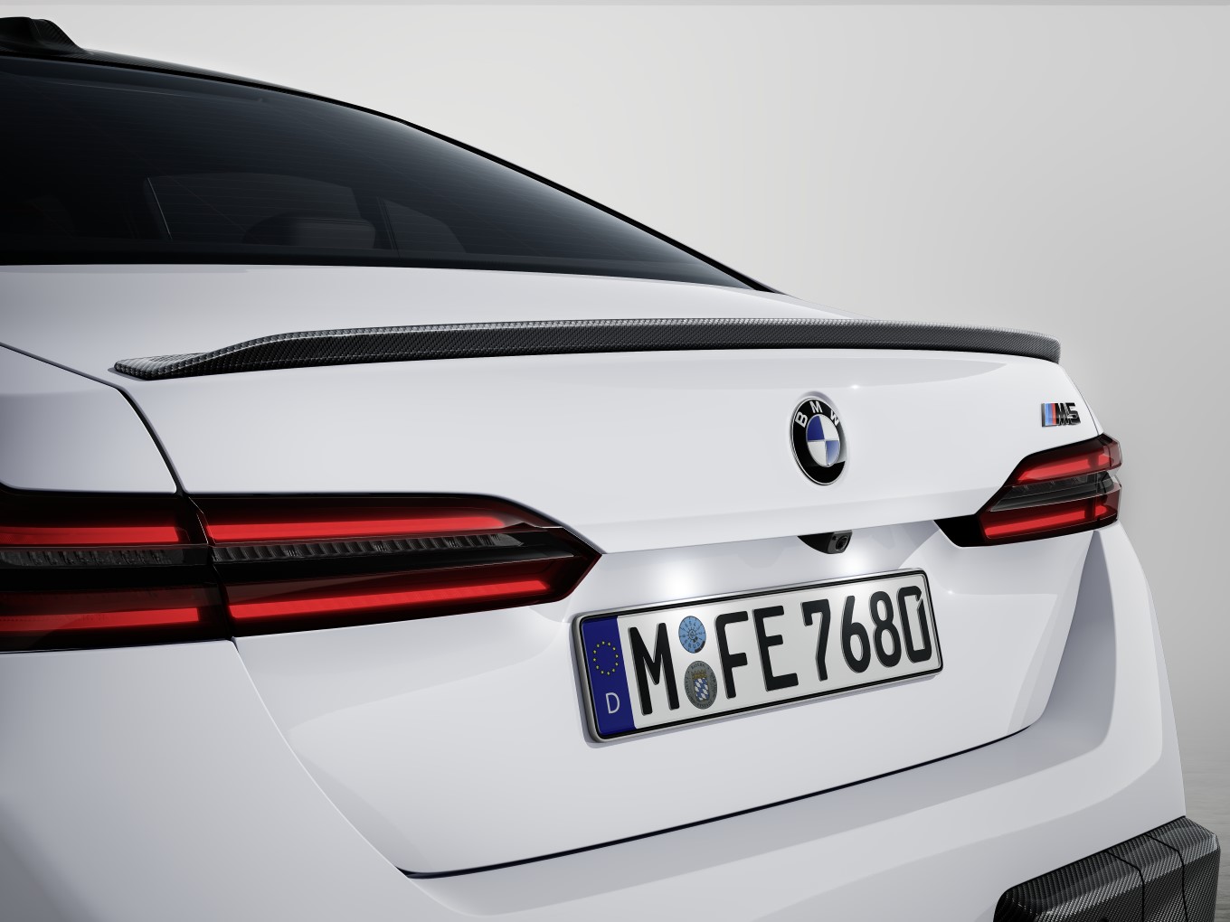 M Performance rear spoiler Pro Carbon