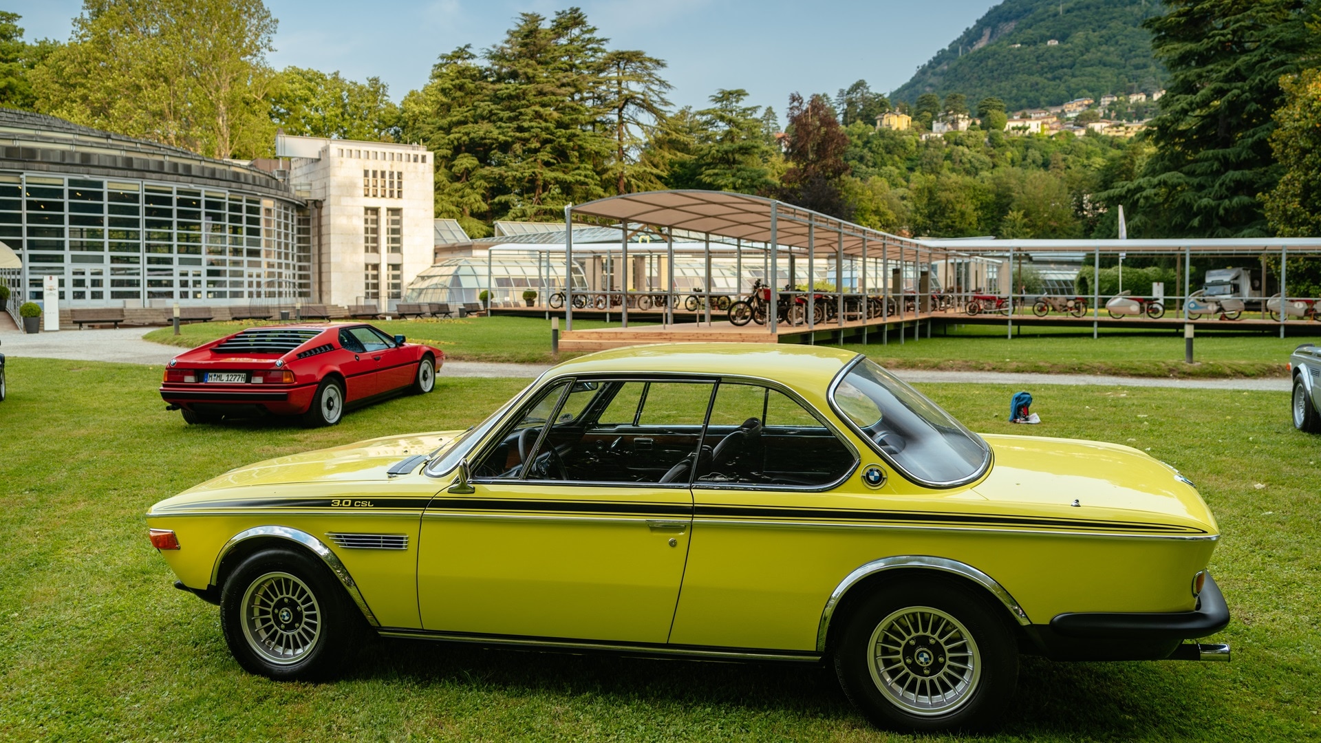 The “civilian” ancestor: the 1972 BMW 3.0 CSL at the 2022 event.