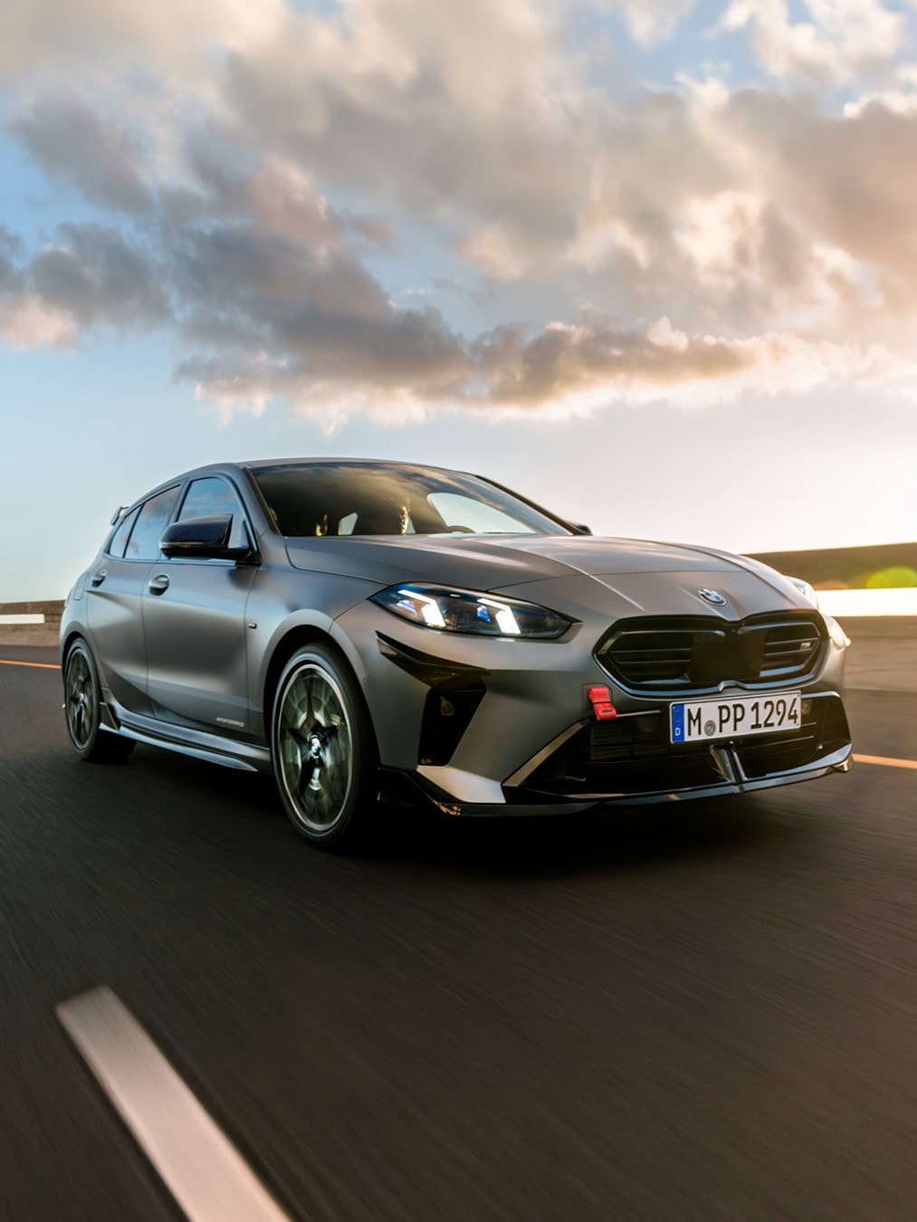 Der BMW M135 xDrive mit BMW M Performance Parts. - SPEED UP YOUR M LOOK.