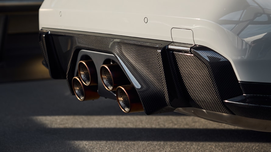 M Performance exhaust system and M rear diffuser carbon fibre