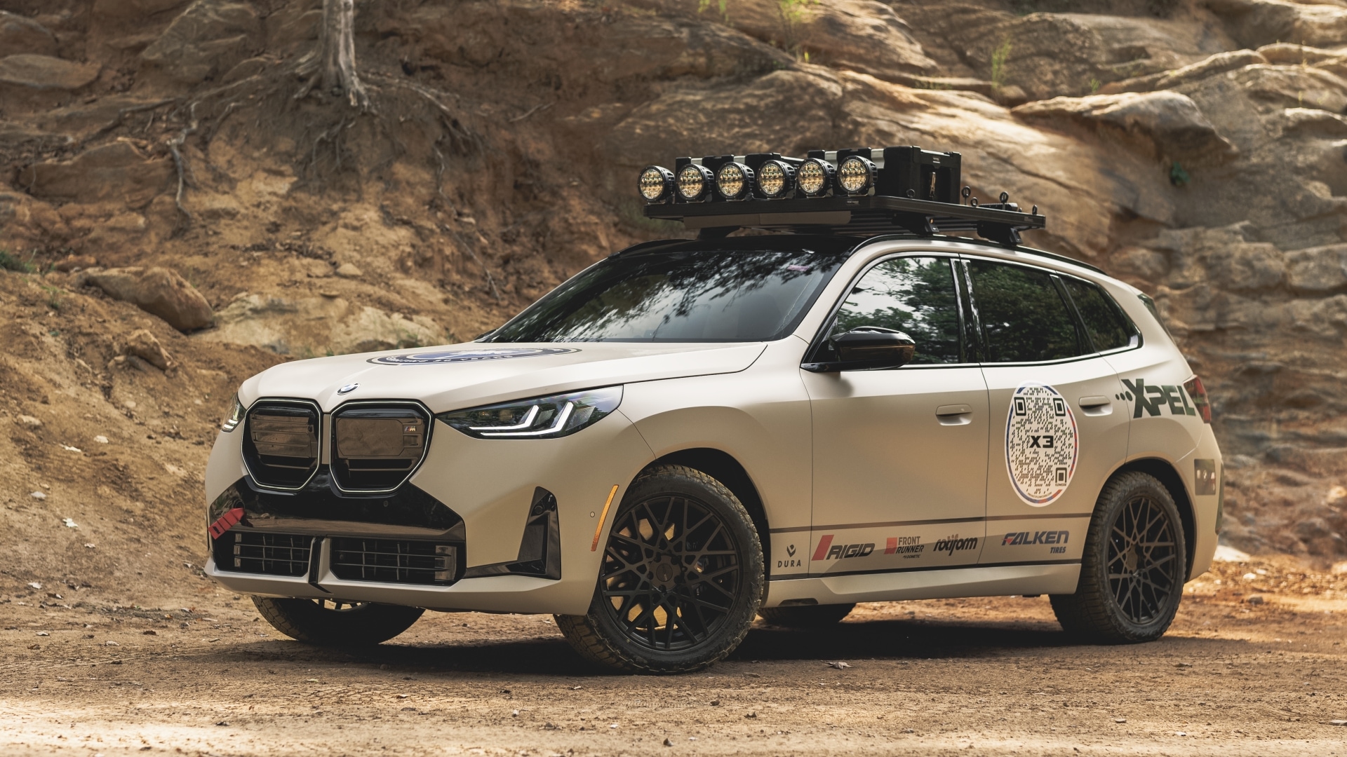 Rebel in Dune Grey. 