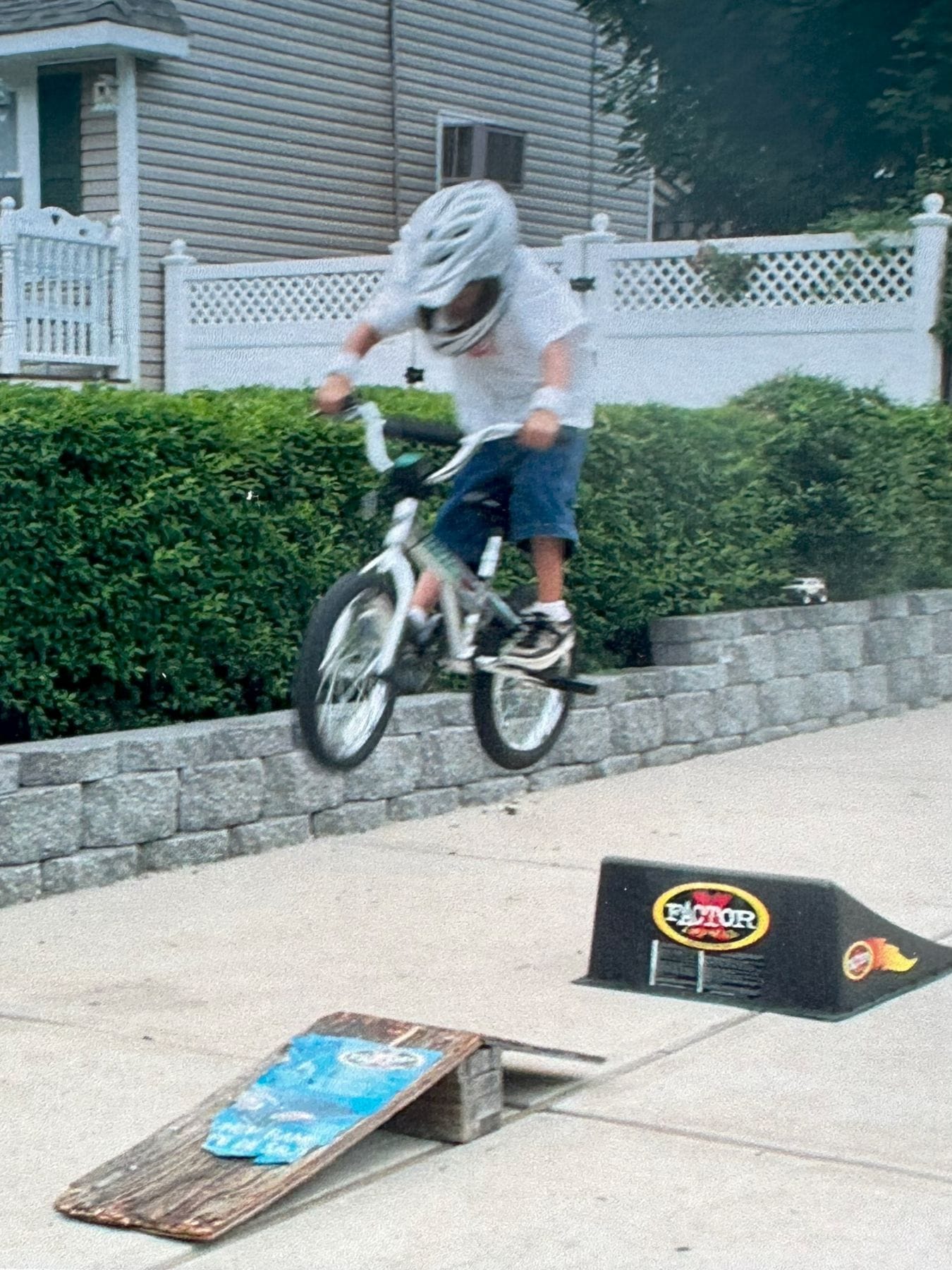 Billy Perry as a kid on his BMX-Rad