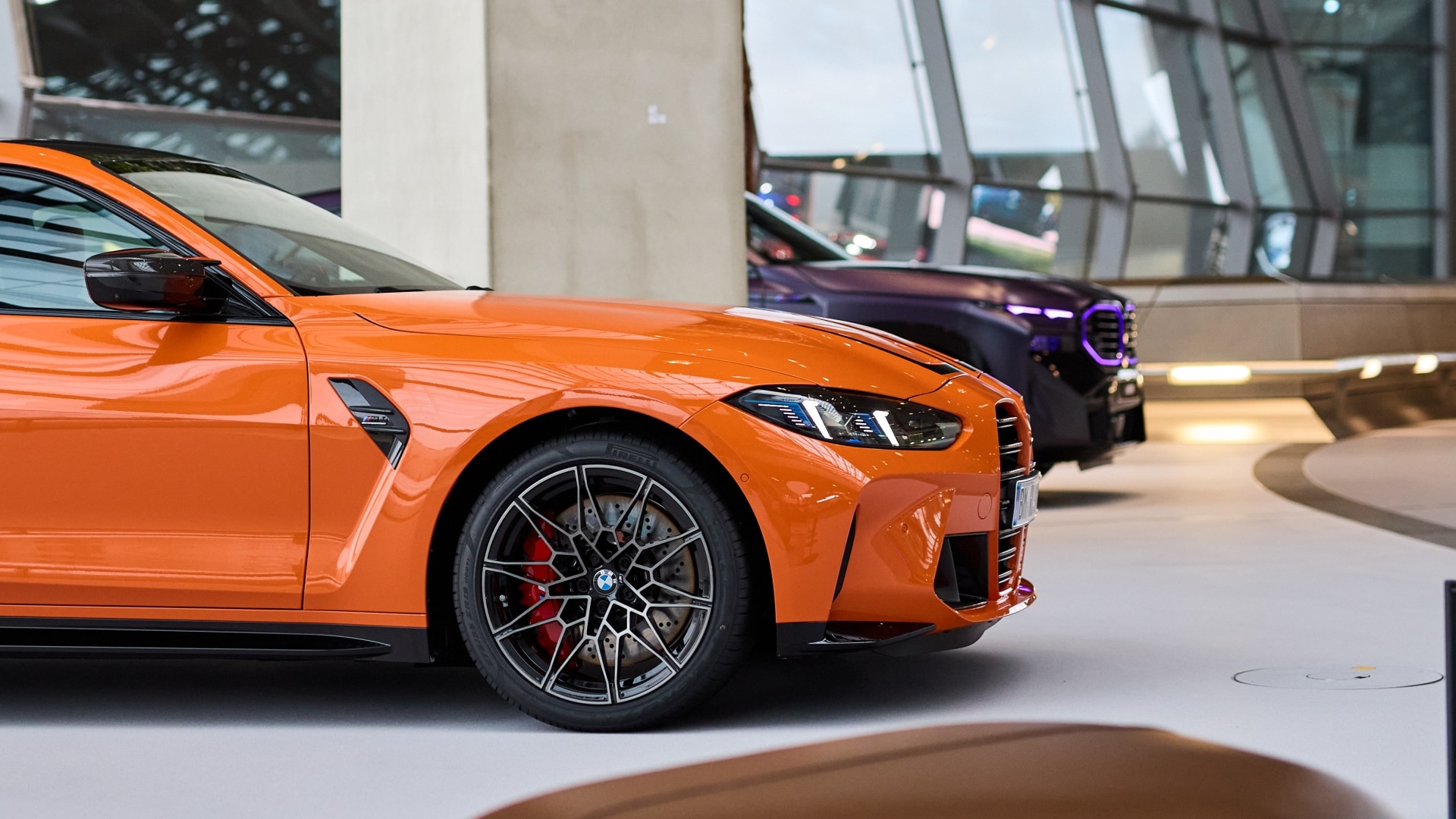 BMW M4 Competition Coupé in BMW Individual Fire Orange