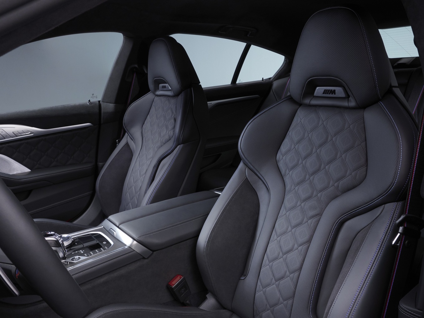 BMW M850i EDITION M HERITAGE INTERIOR