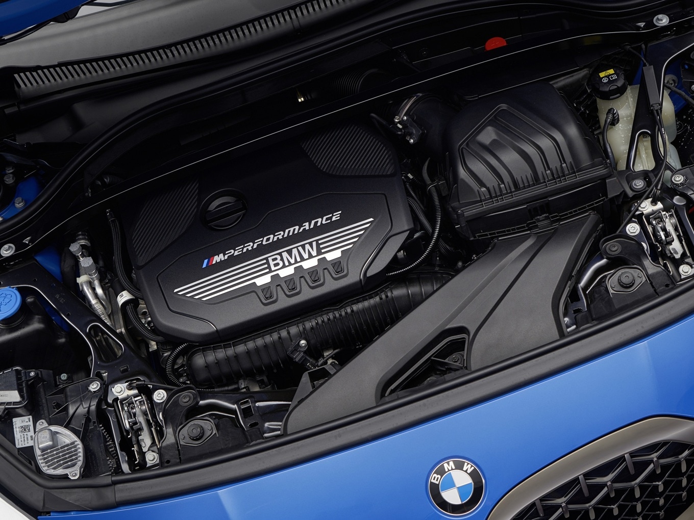 Der Vierzylinder-Motor des BMW M135i xDrive F40. 