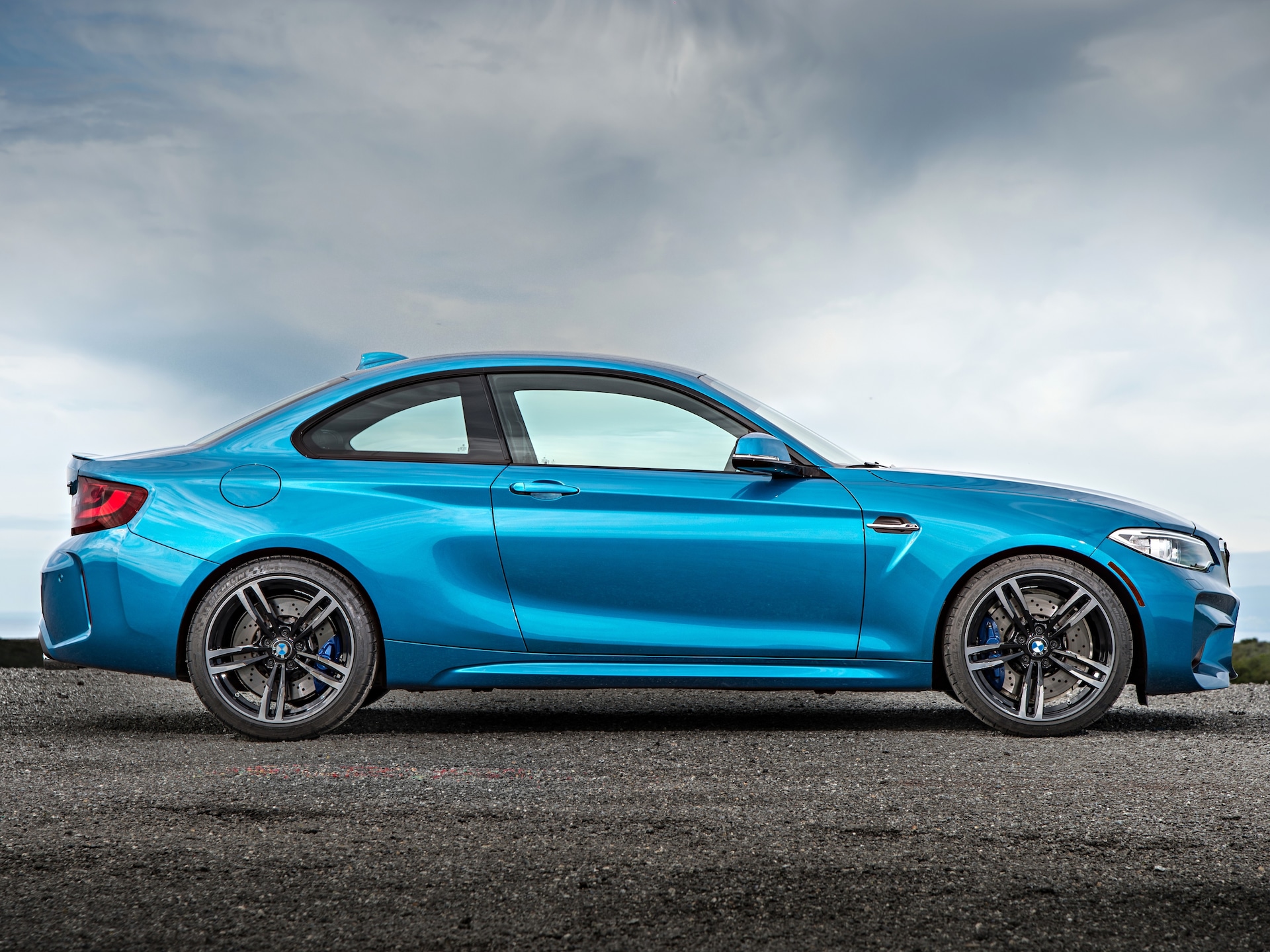 Profile view at the BMW M2 F87. 