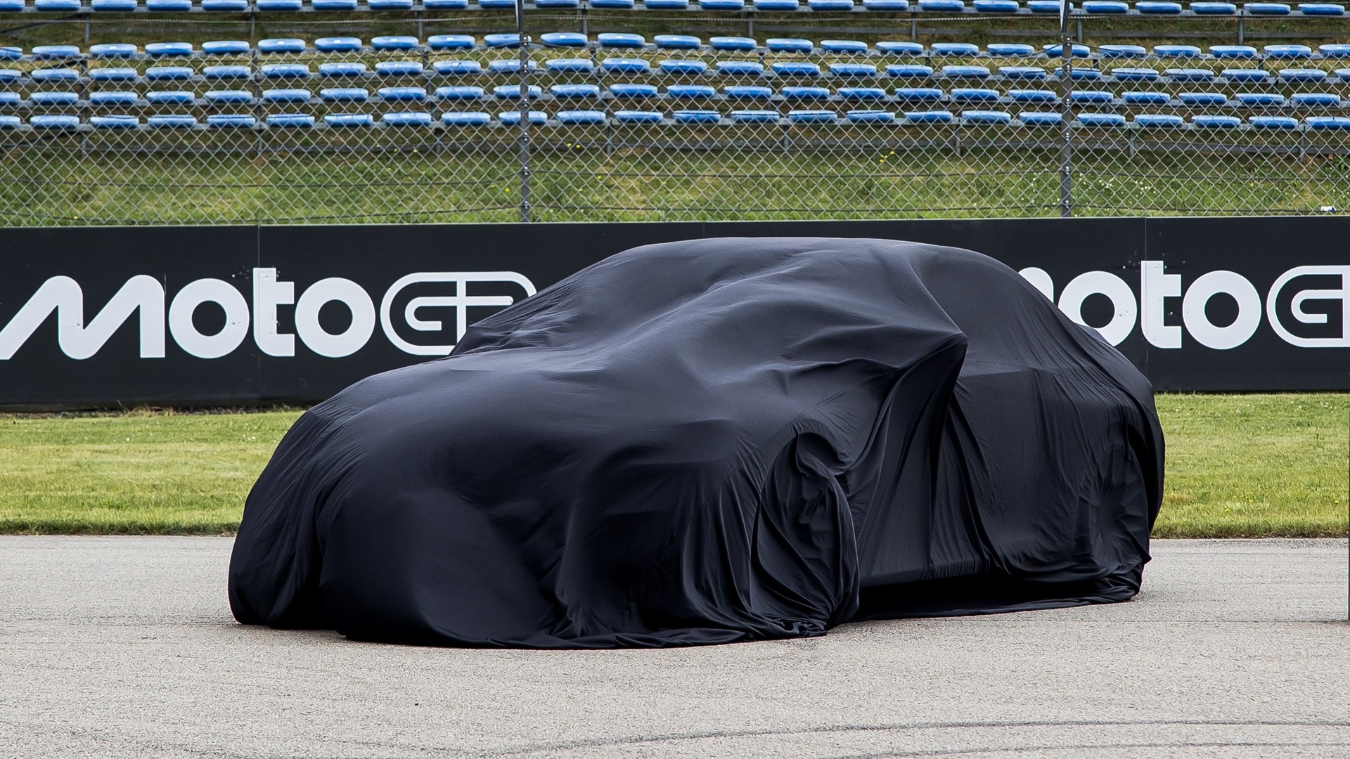 Veiled BMW M2 CS