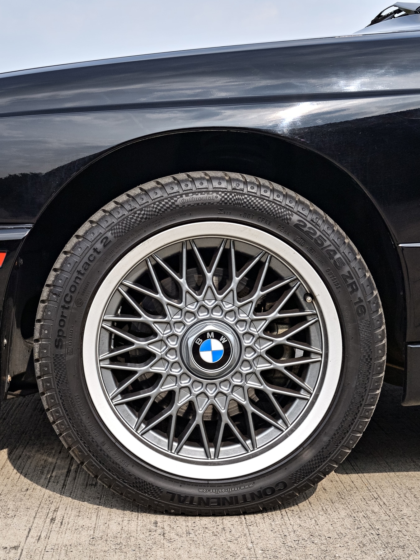 BMW M3 E30 image