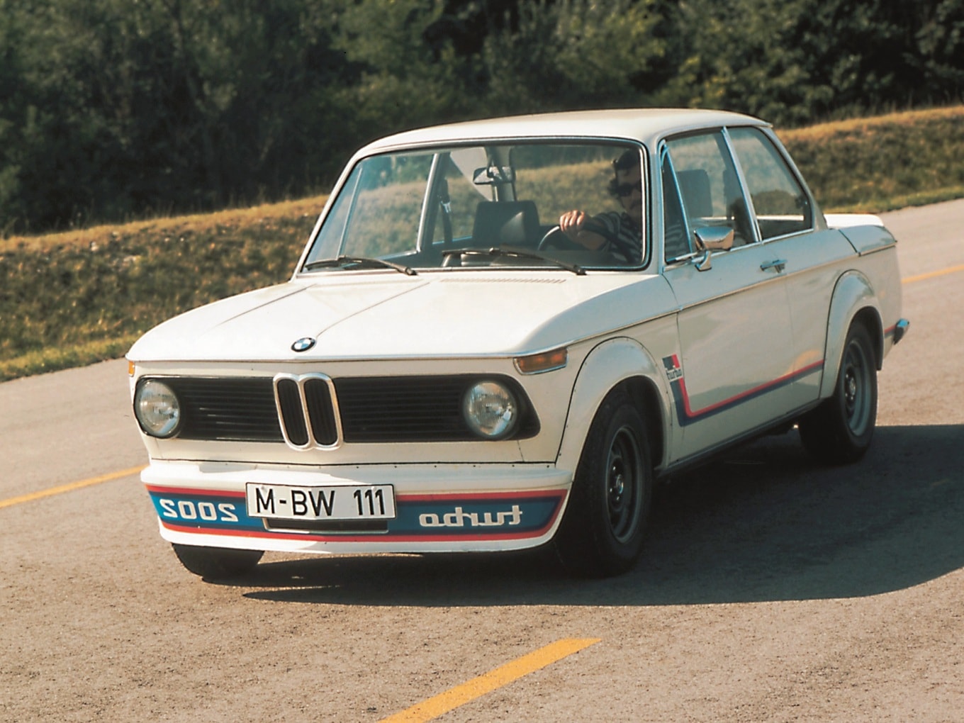 The reversed “turbo” script on the original BMW 2002