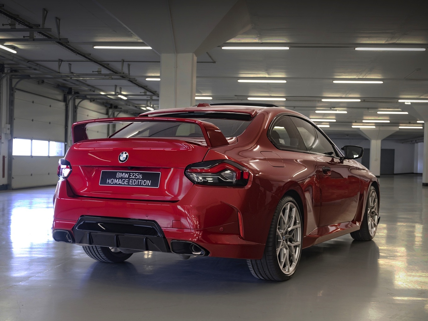 BMW 325iS Homage rear view