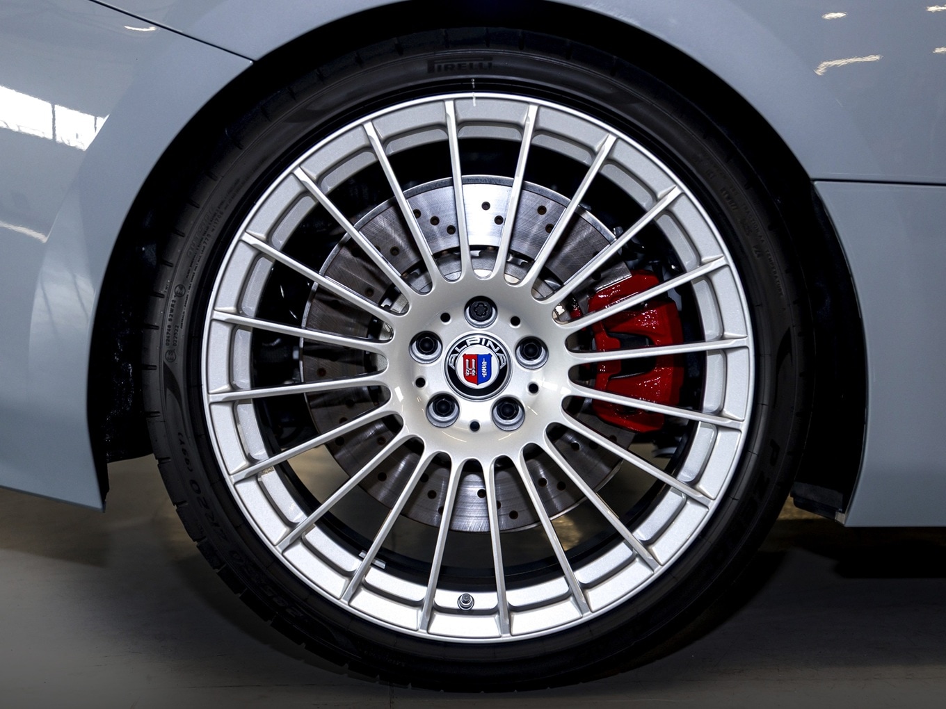 Alpina light-alloy wheels of the BMW 333i Homage