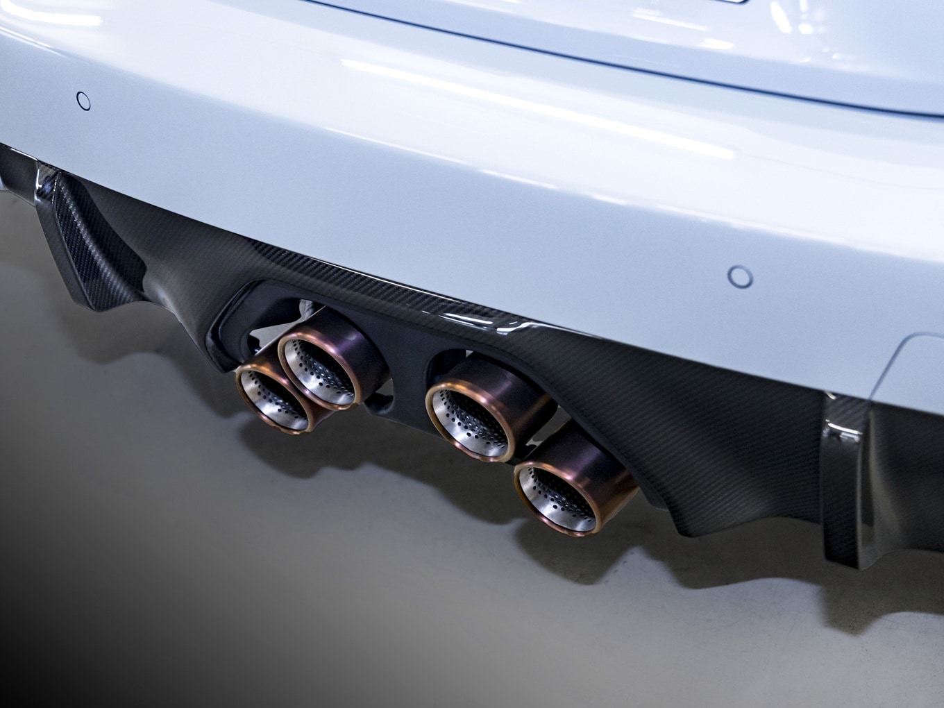 M Performance Parts exhaust system of the BMW 333i Homage .