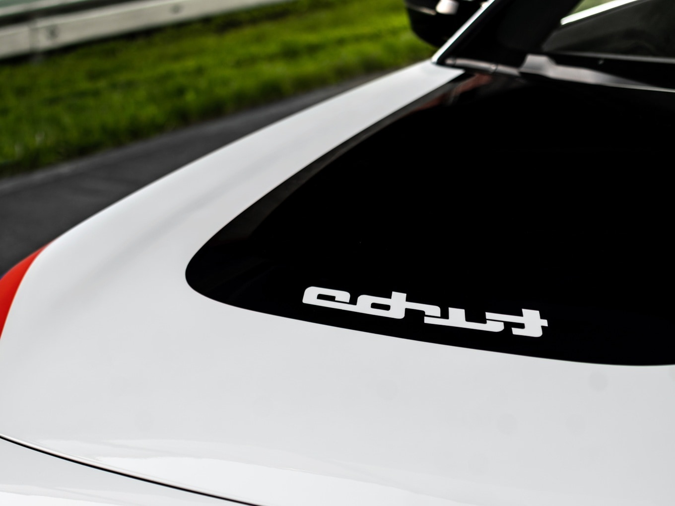 Üower dome with reversed “turbo” script of the 2026 BMW M2 Turbo Design Edition
