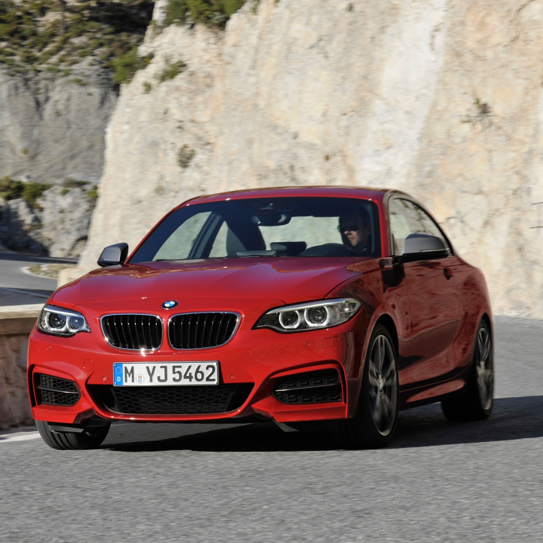 BMW M235i Coupé F22 and BMW M240i Coupé F22. 