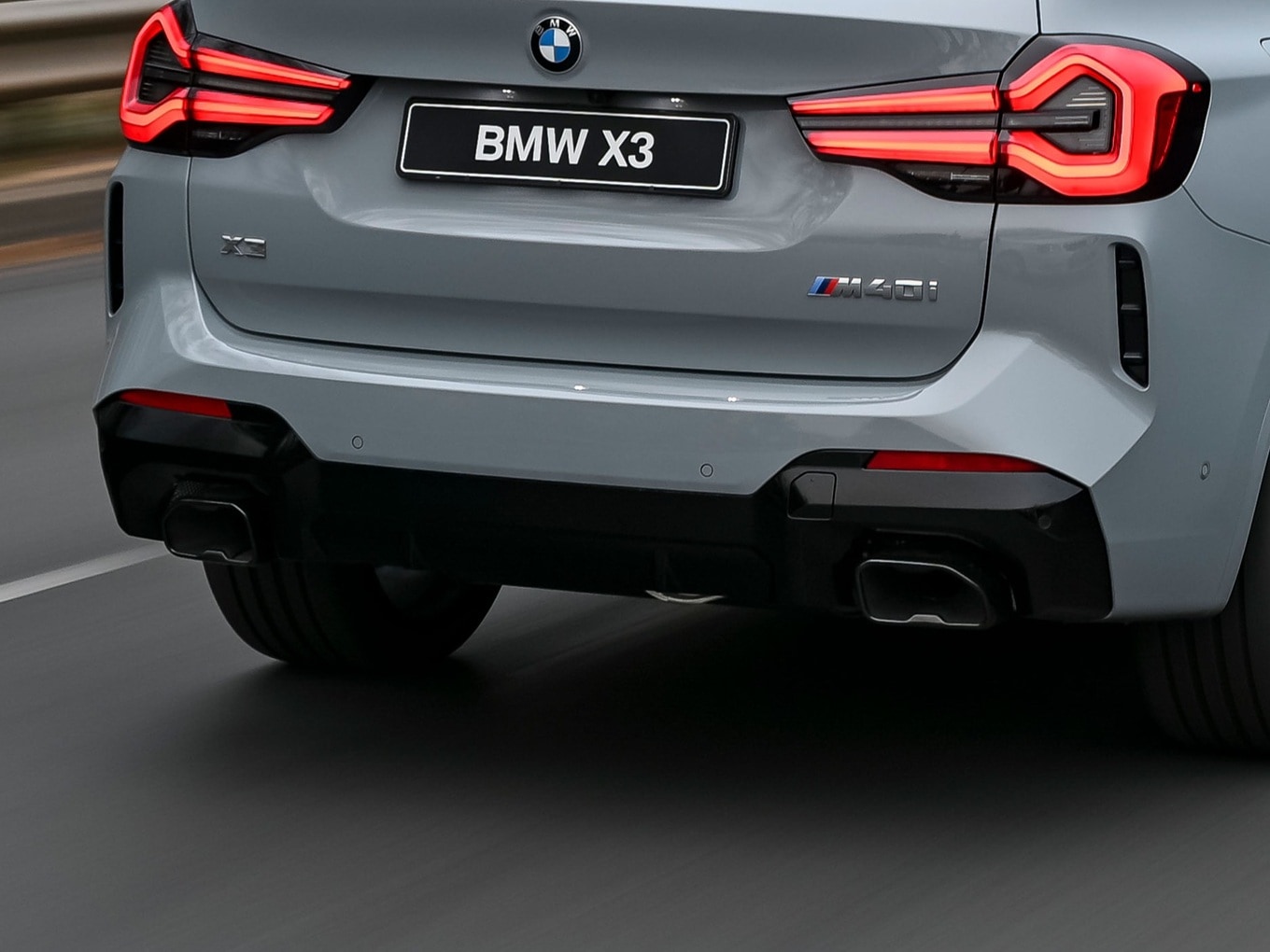 Neue Voll-LED-Rückleuchten und Abasanlage des BMW X3 M40i G01 LCI