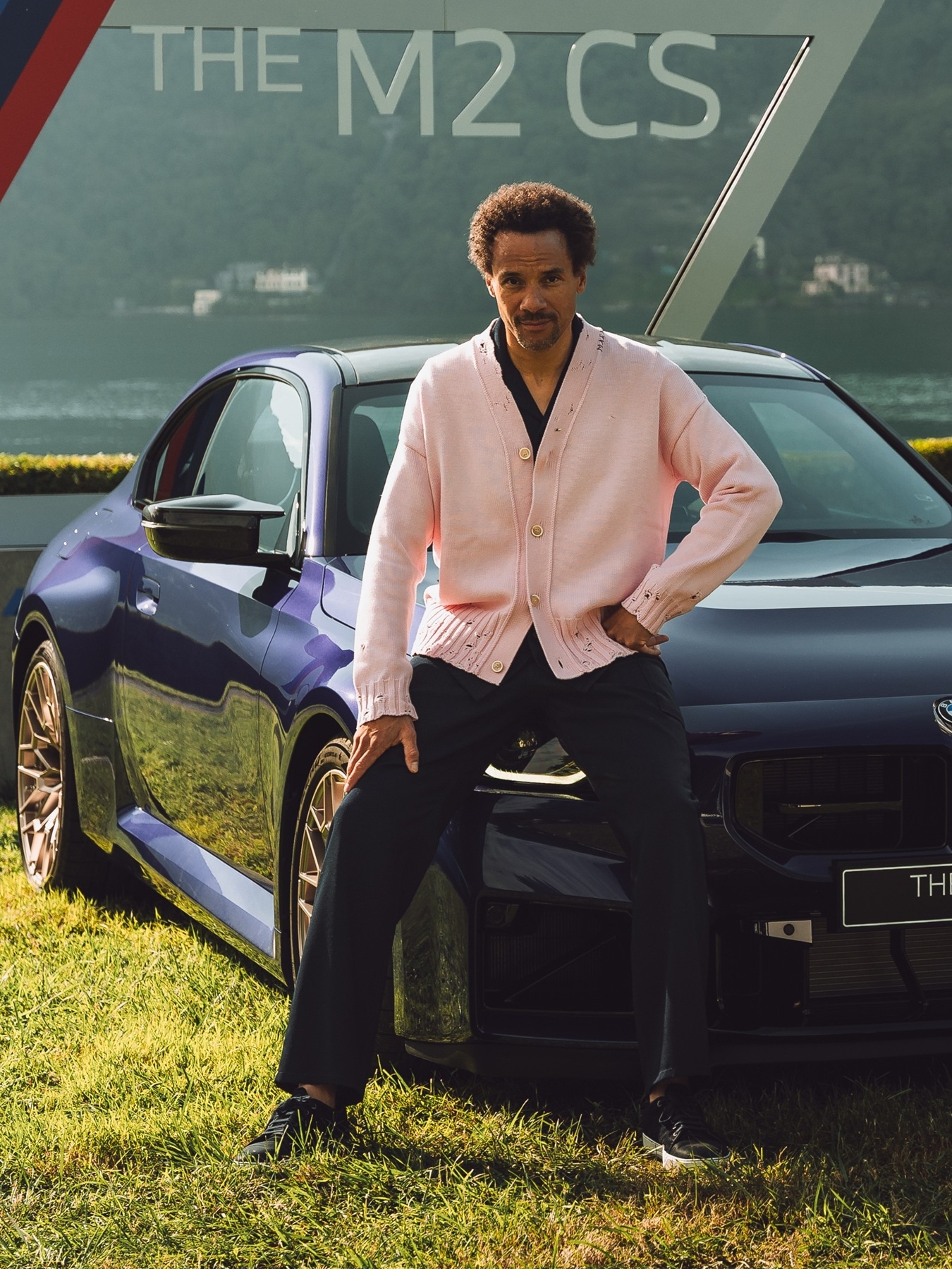 BMW M Designer Oliver Heilmer mit dem BMW M2 CS.