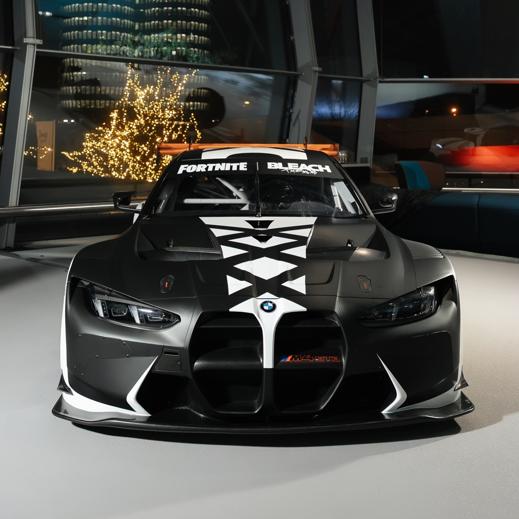 BMW M4 GT3 EVO IN ‘BLEACH’ DESIGN.