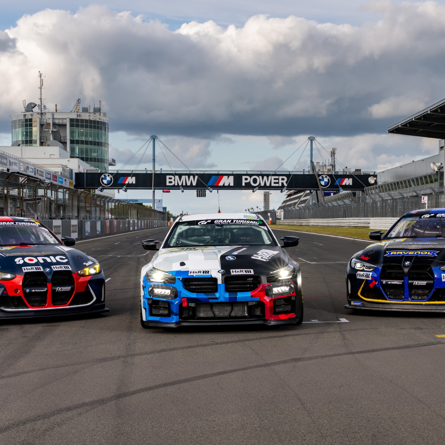Einen Rennwagen von BMW M Motorsport kaufen? So geht’s.