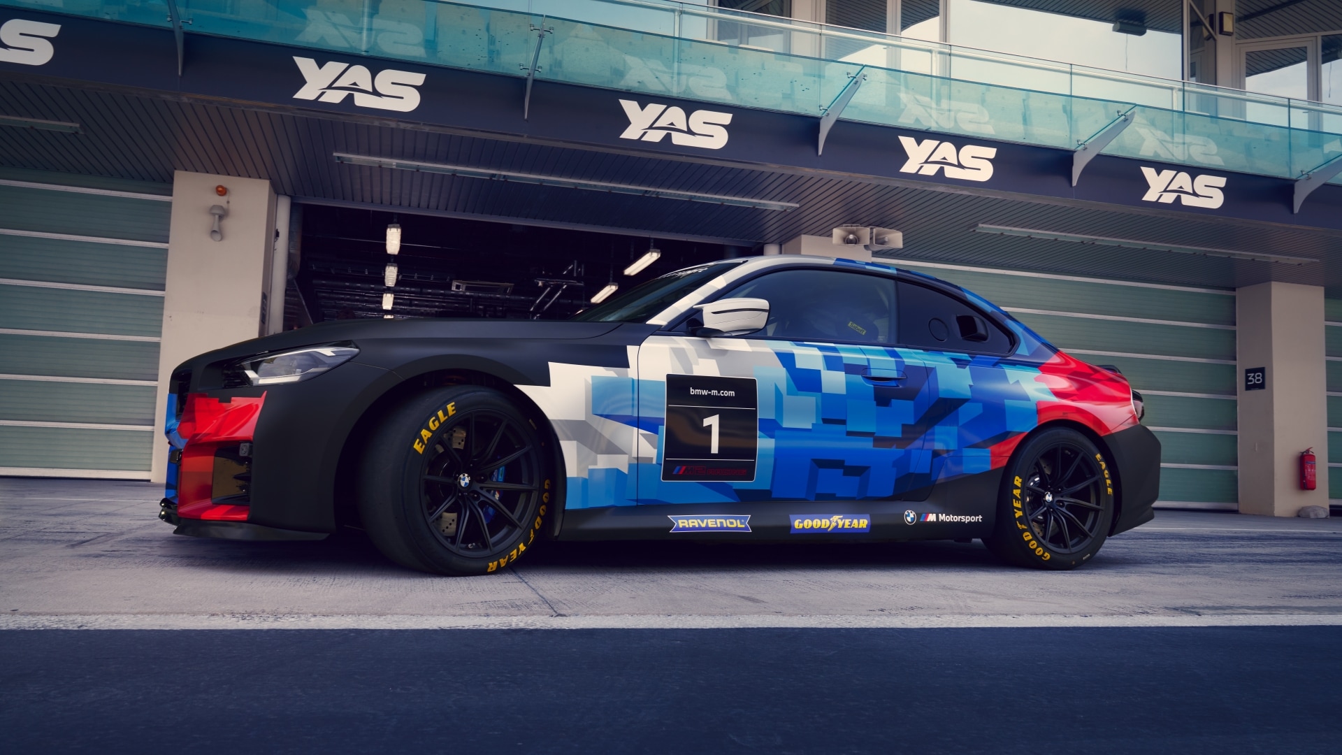 BMW M2 Racing mit Inception-Livery