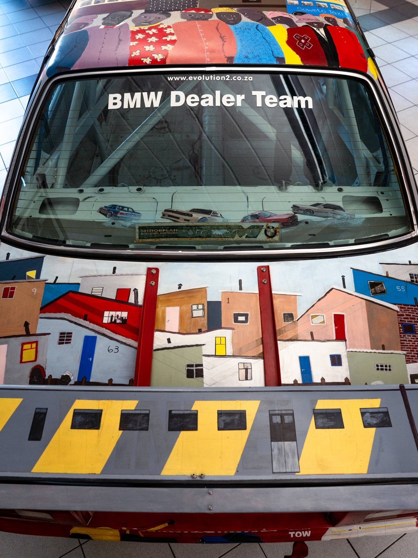 The artist Sam Nhlengethwa painted the rear half of the 7-seater with scenes from old Johannesburg.