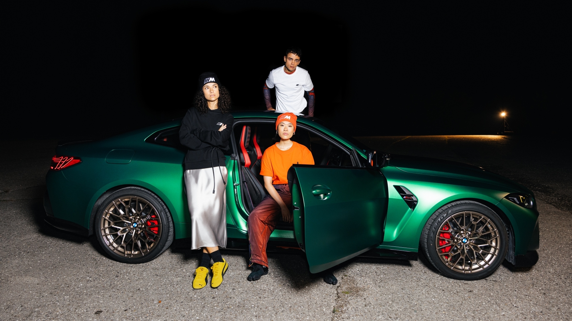 AN EXCLUSIVE AND ATHLETIC WINTER SEASON.