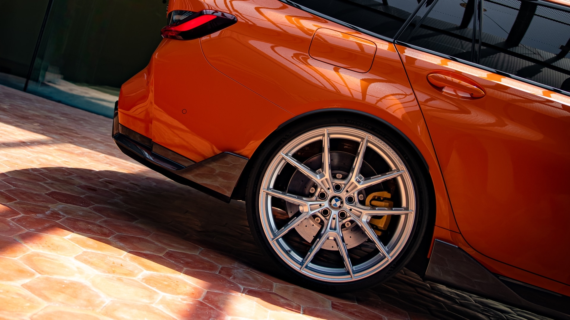 A HIGH-PERFORMANCE DESIGN PIECE.