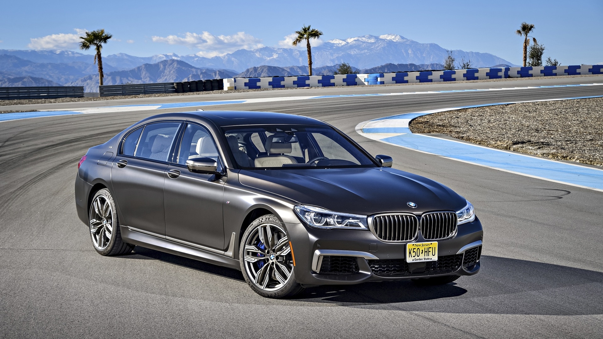 Der BMW M760Li xDrive G12.