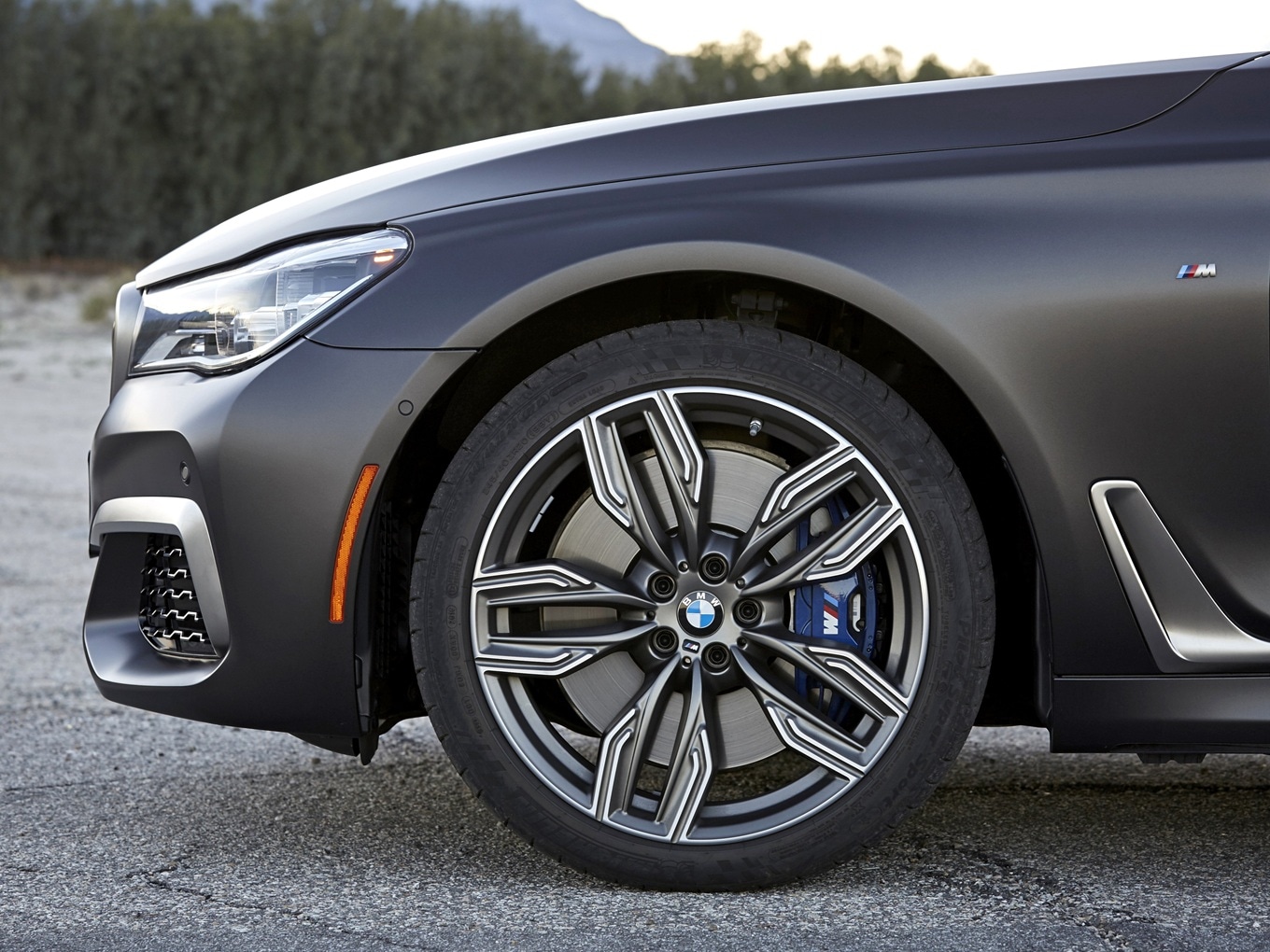 Leichtmetallräder des BMW M760Li xDrive G12 