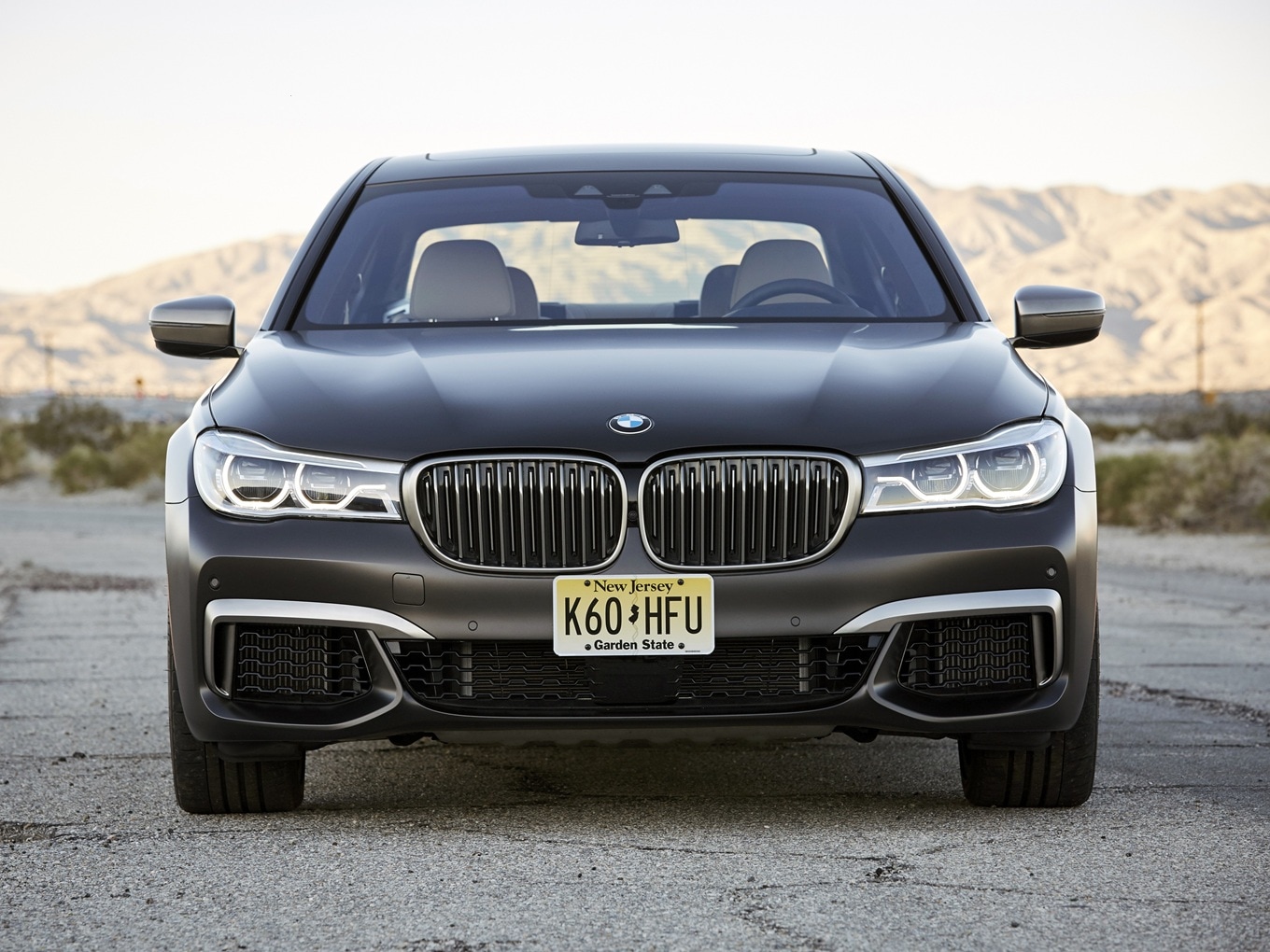 Die Front des BMW M760Li xDrive G12 