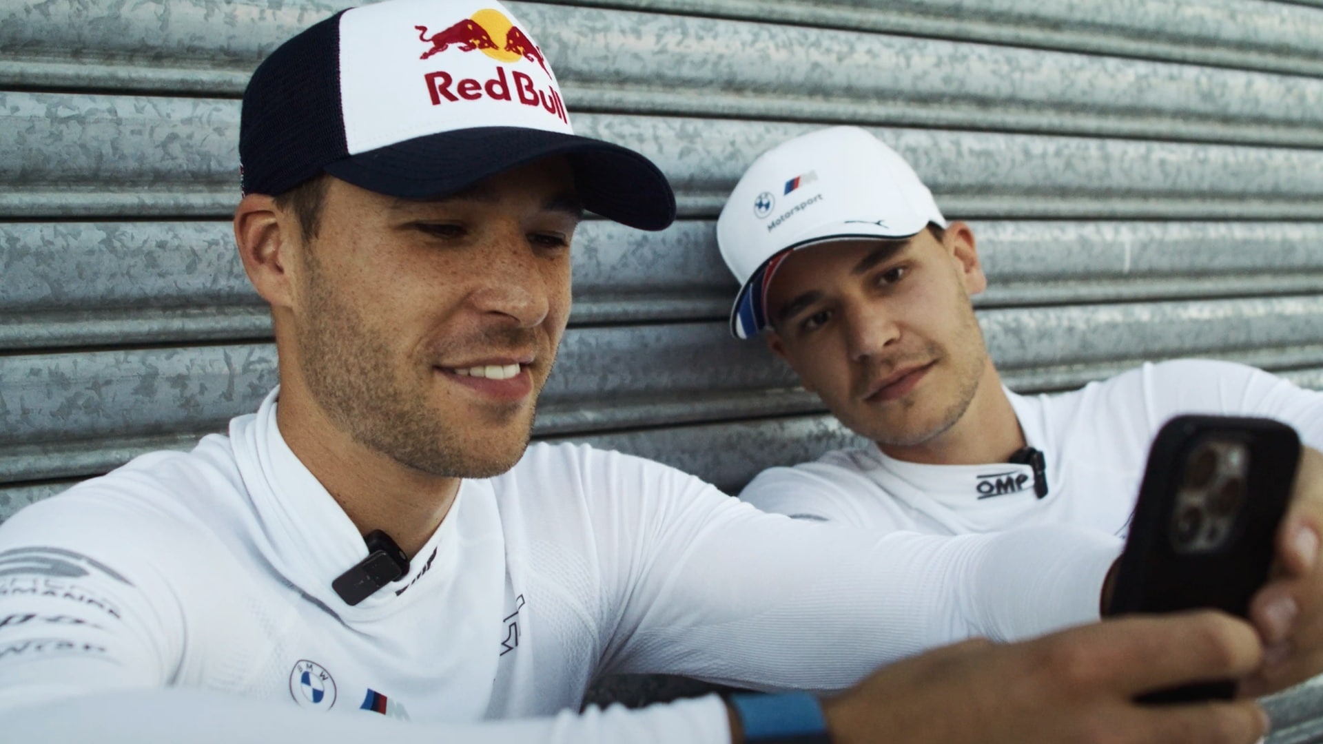 BMW M Werksfahrer Kevin und Sheldon von der Linde