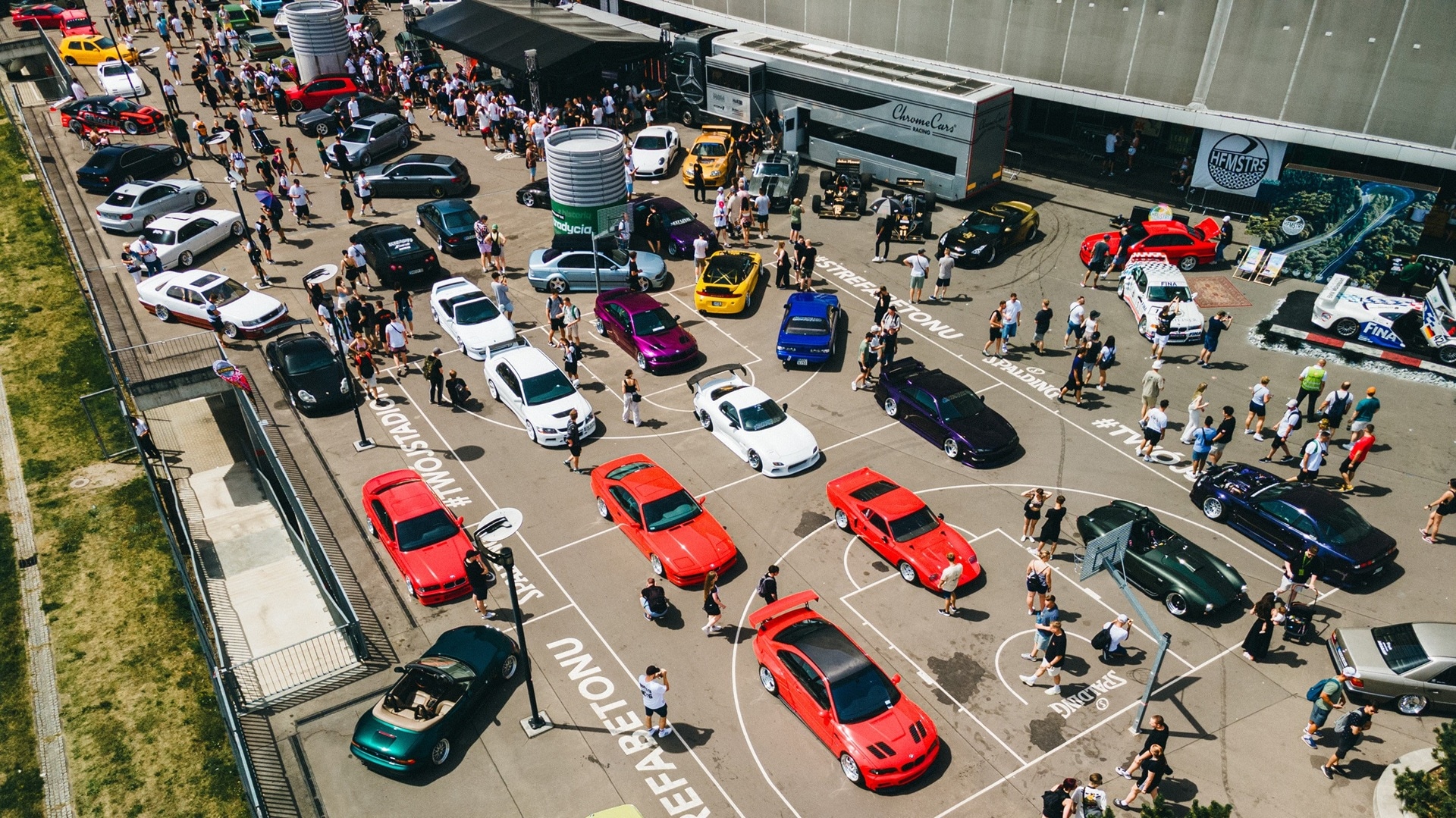 40 JAHRE BMW M3 x ULTRACE. - Der BMW M3 feiert 40. Jubiläum auf dem Ultrace Festival.