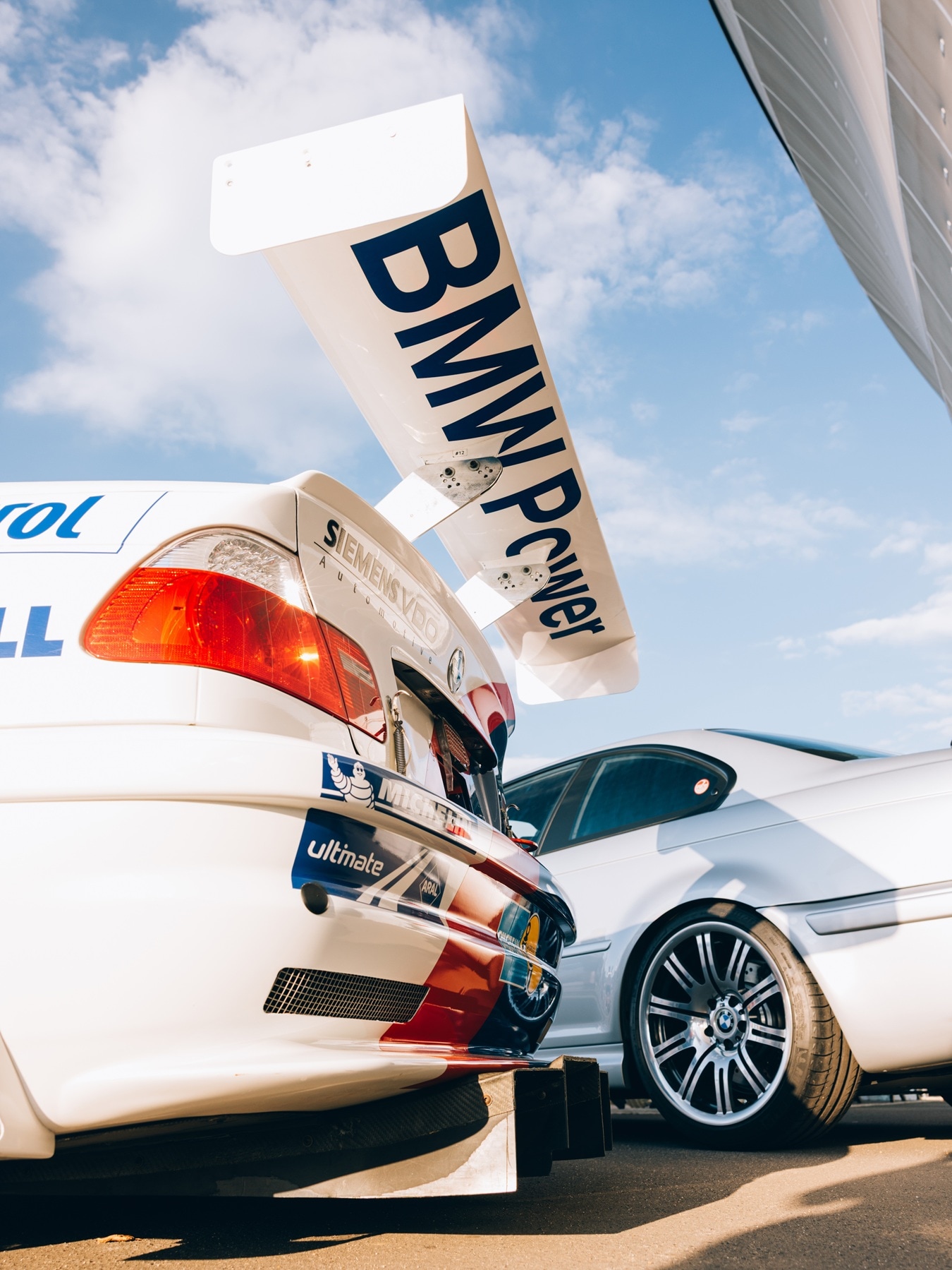 Heckflügel bei einem BMW M3. 