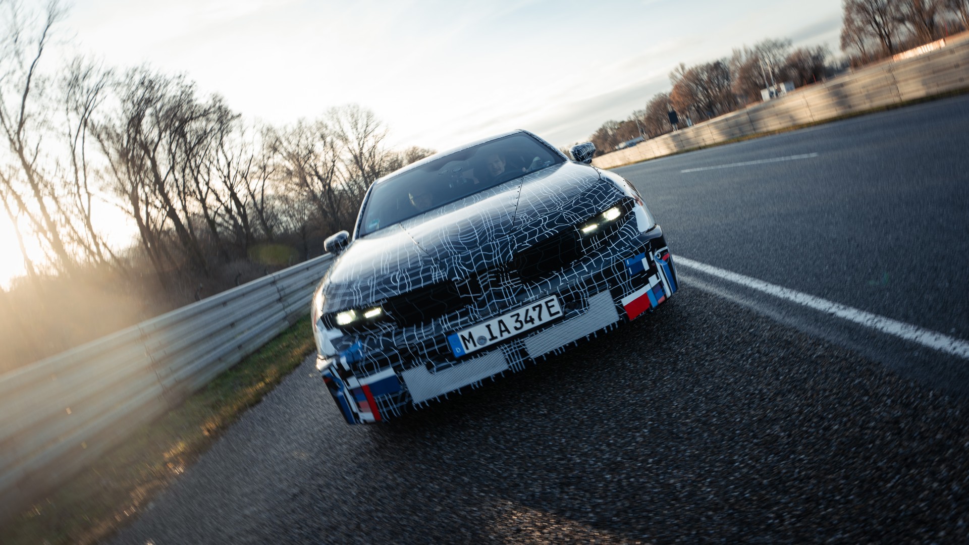 Auf dem BMW i4 basierenden Testträger für vollelekrtieschen Antrieb.