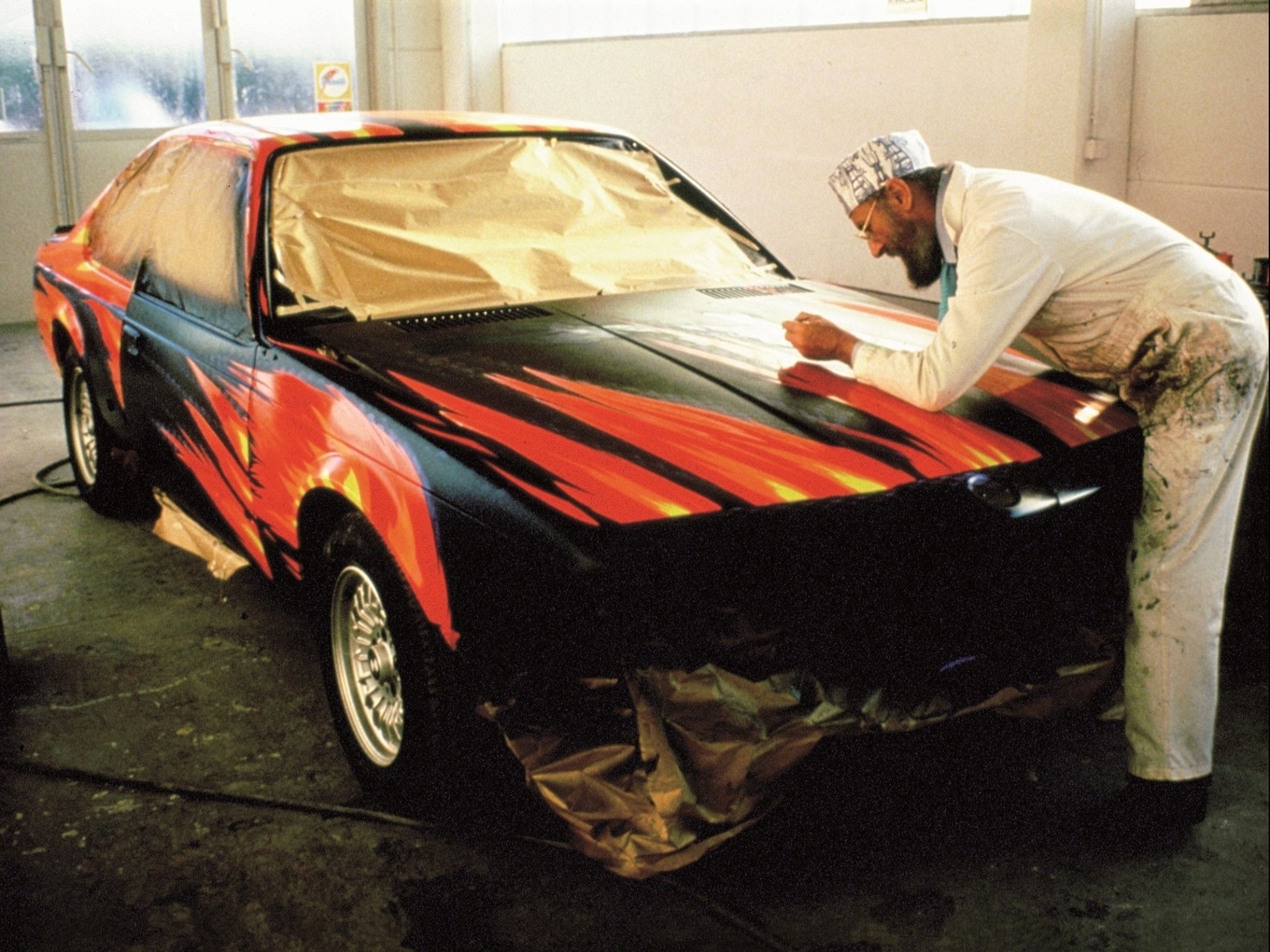 Ernst Fuchs at work on the BMW 635 CSi in 1982.