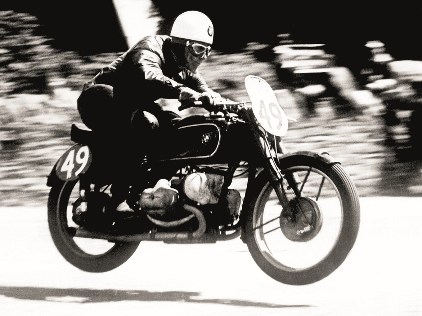 Georg Meier in 1939, riding the BMW 255 Kompressor at the legendary Isle of Man race.