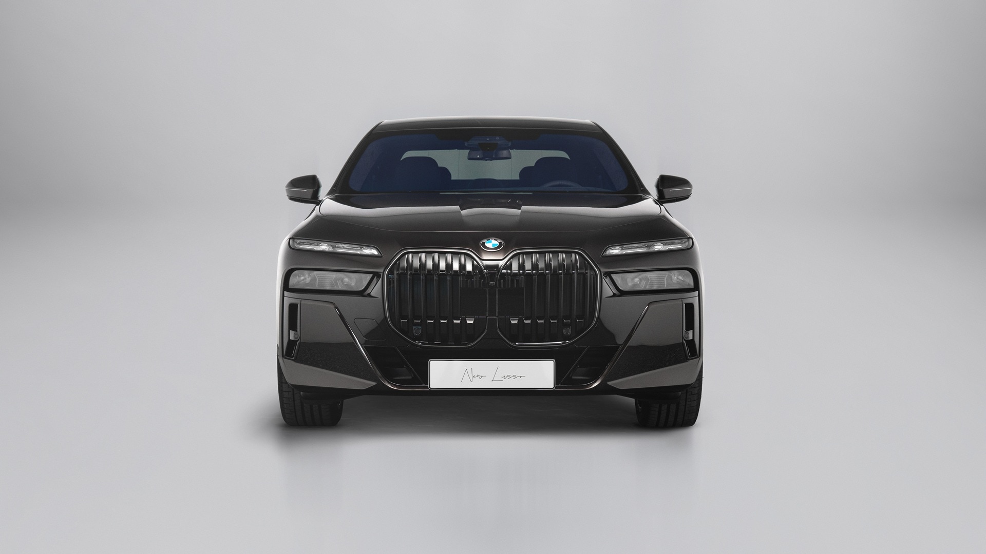 BMW 7er Nero Lusso Edition.