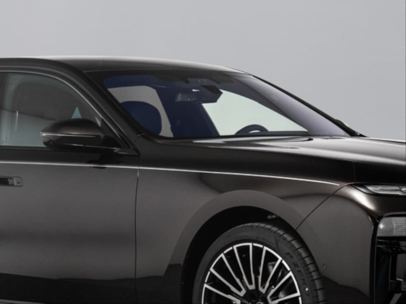 Coachline des BMW 7er Nero Lusso 