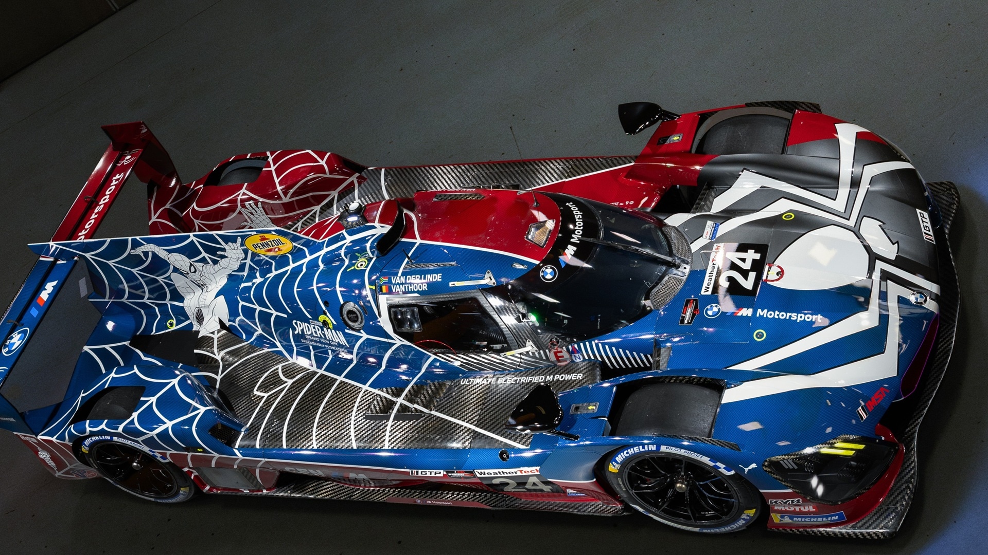BMW M Hybrid V8 in "Spider-Man-Livery". 